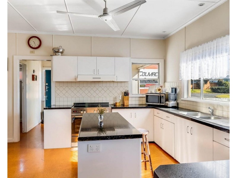 267 West Street, Harristown QLD 4350