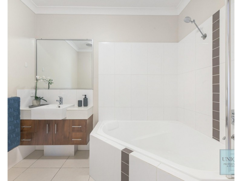 1 – 15 Robson Road, Mooroobool QLD 4870