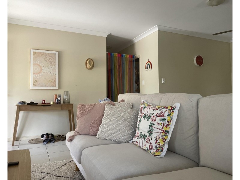 1 – 15 Robson Road, Mooroobool QLD 4870