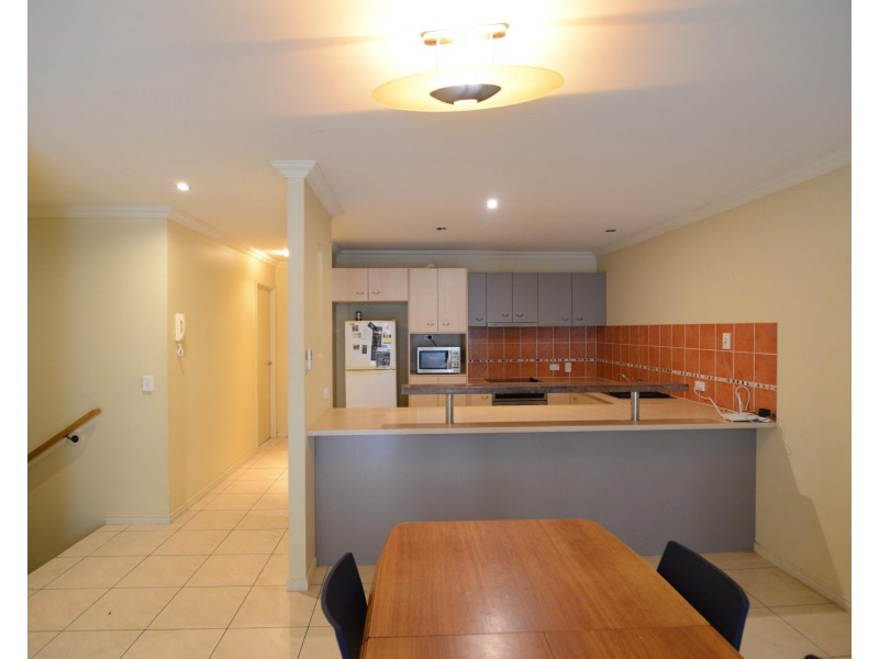 4 University Dr, Robina QLD 4226
