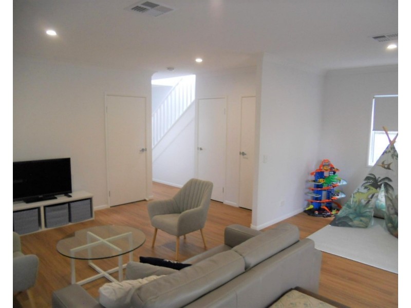 48 VICTORIA STREET, Fairfield QLD 4103