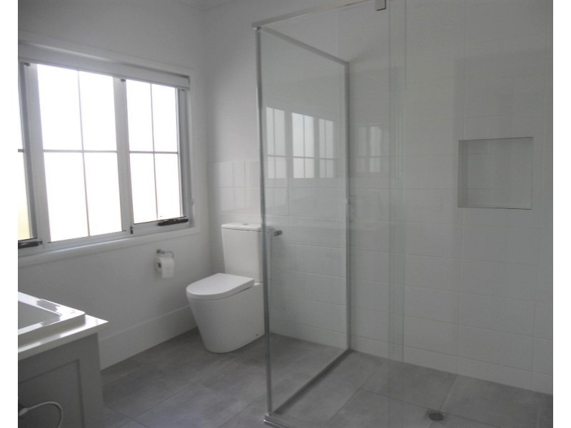 48 VICTORIA STREET, Fairfield QLD 4103