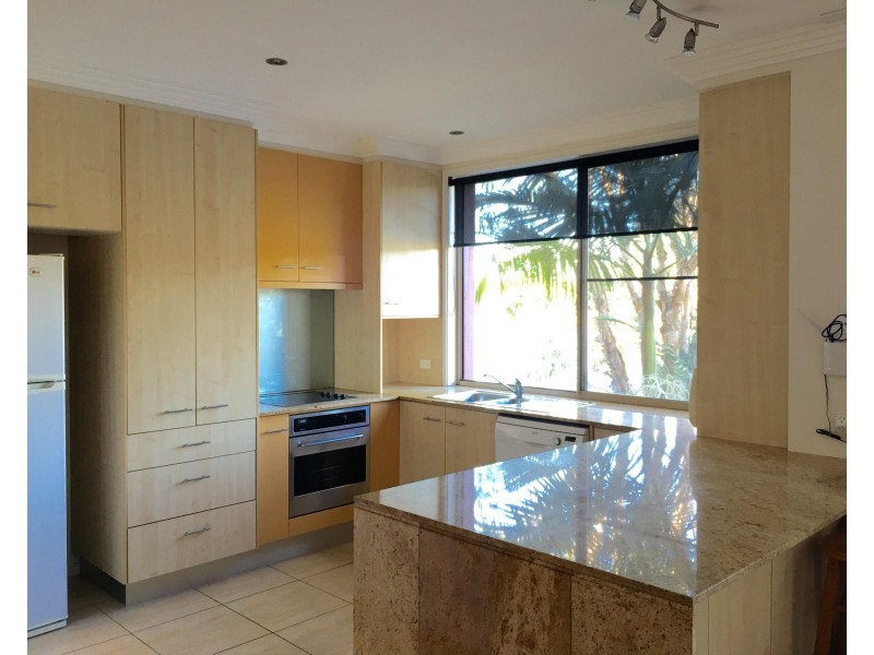 4 University DR, Robina QLD 4226