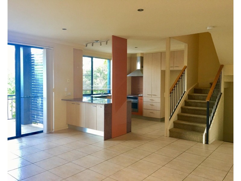 4 University DR, Robina QLD 4226