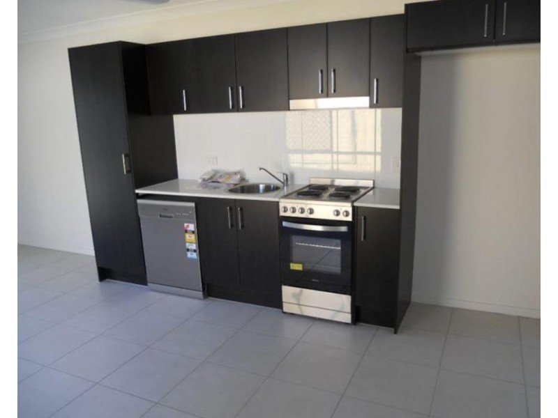 2/21 LOCH WAY, Brassall QLD 4305