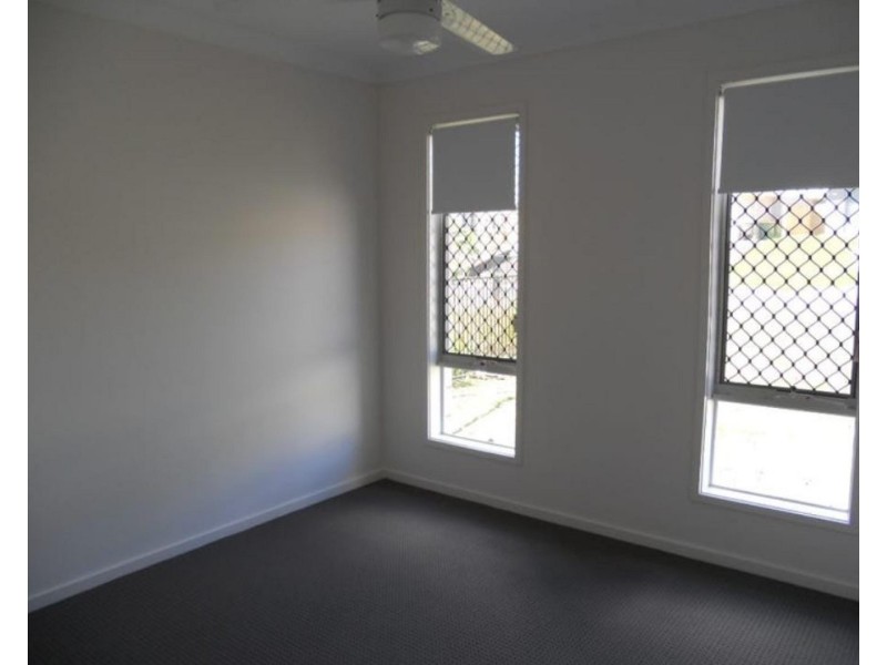 2/21 LOCH WAY, Brassall QLD 4305