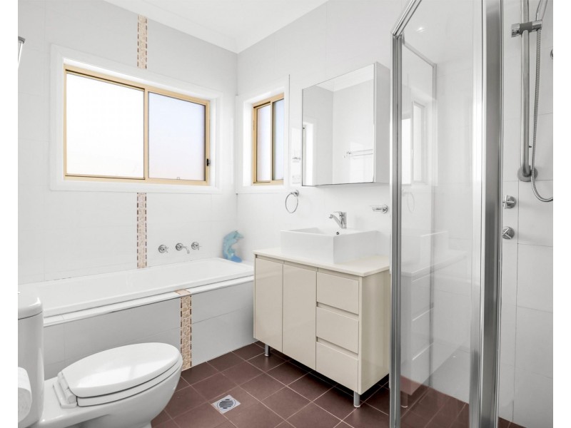 30 Lancaster St, Gregory Hills NSW 2557