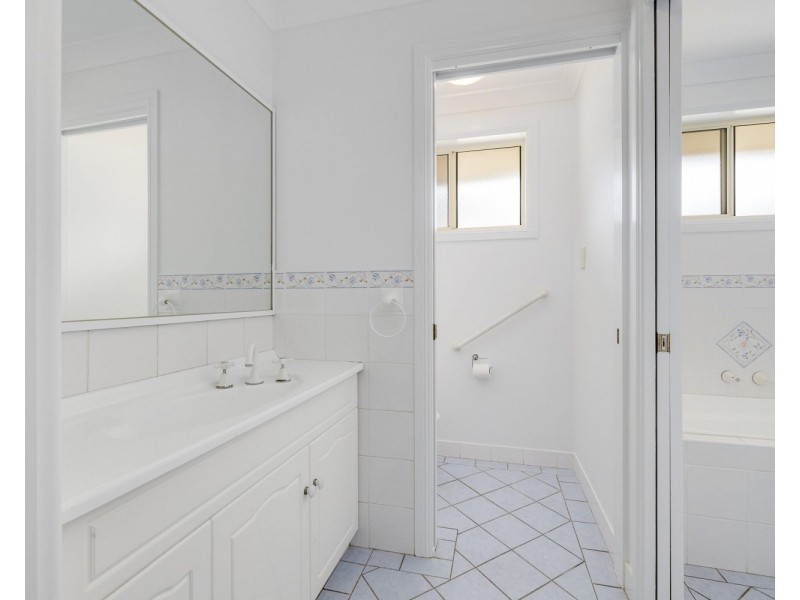 2A Azalea Avenue, Wauchope NSW 2446