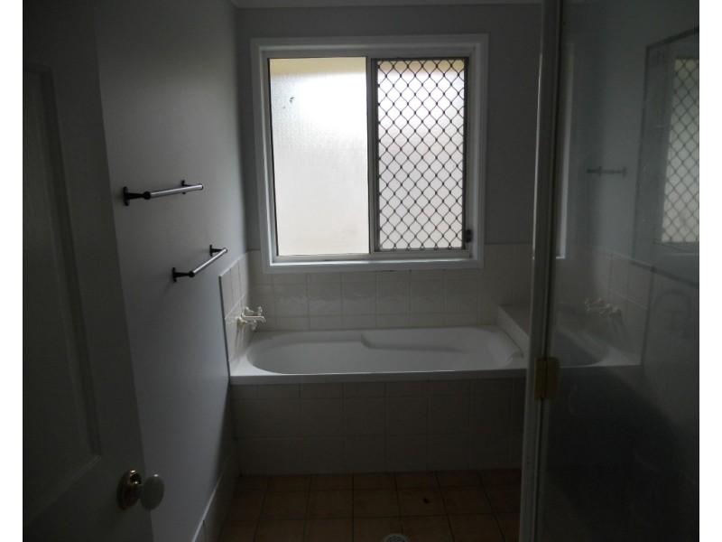 9 OCHRE CRESCENT, Griffin QLD 4503