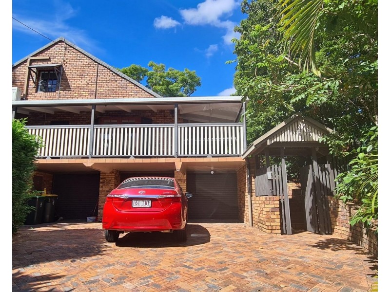 10 Marston Av., Indooroopilly QLD 4068