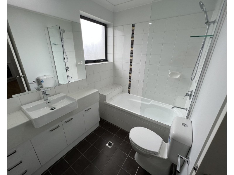 29/6 Fifth Avenue, Burleigh Heads QLD 4220