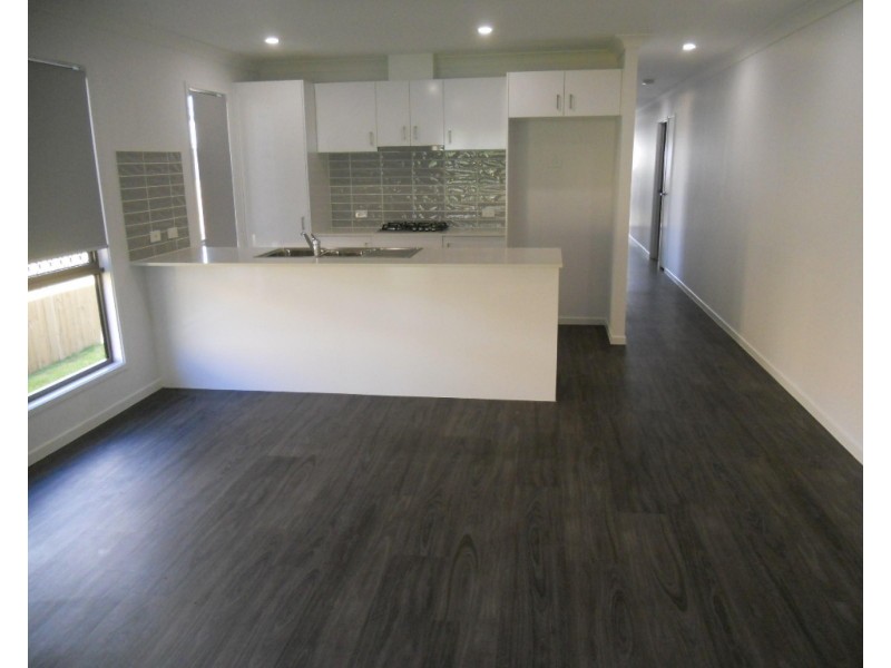 1/15 LOCH WAY, Brassall QLD 4305