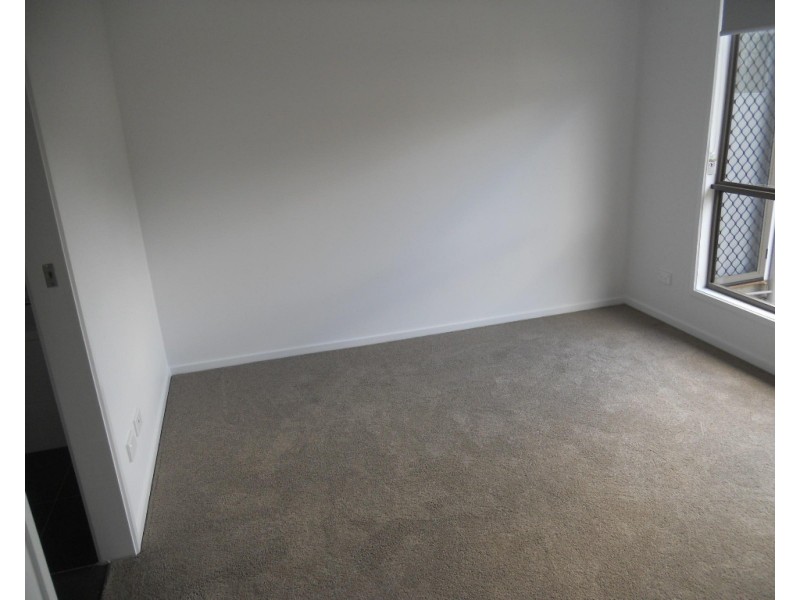 2/15 LOCH WAY, Brassall QLD 4305