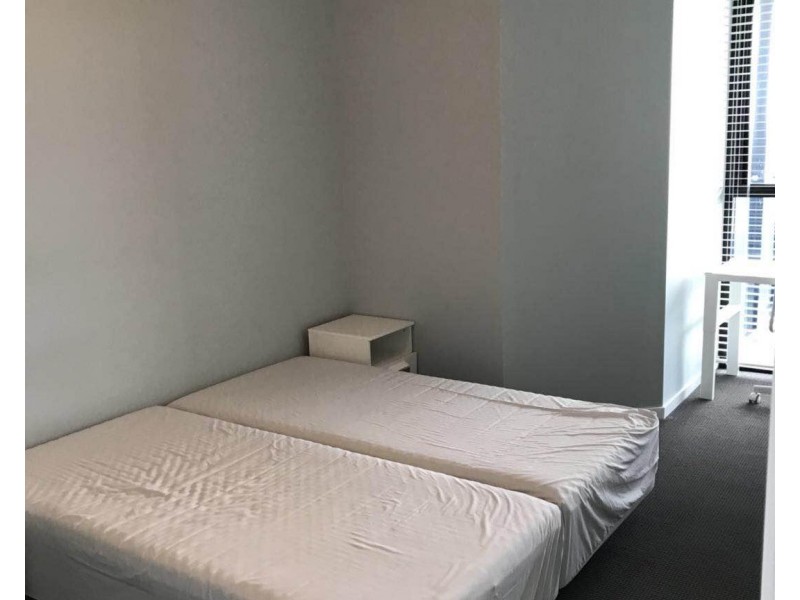 5 Harbourside Drive, Biggera Waters QLD 4216