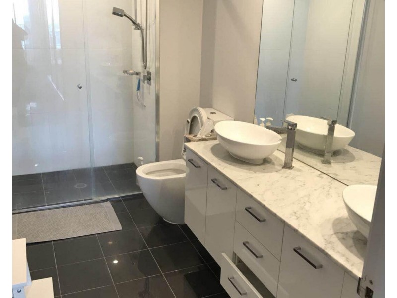 5 Harbourside Drive, Biggera Waters QLD 4216