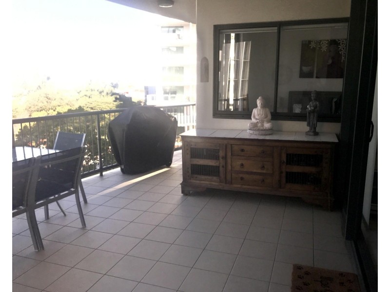 1077/18 Manning Street, Milton QLD 4064