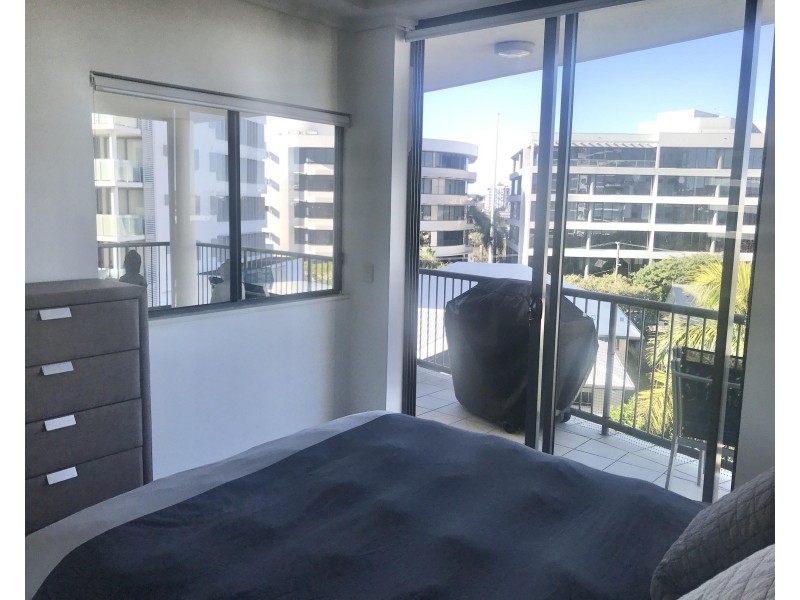 1077/18 Manning Street, Milton QLD 4064