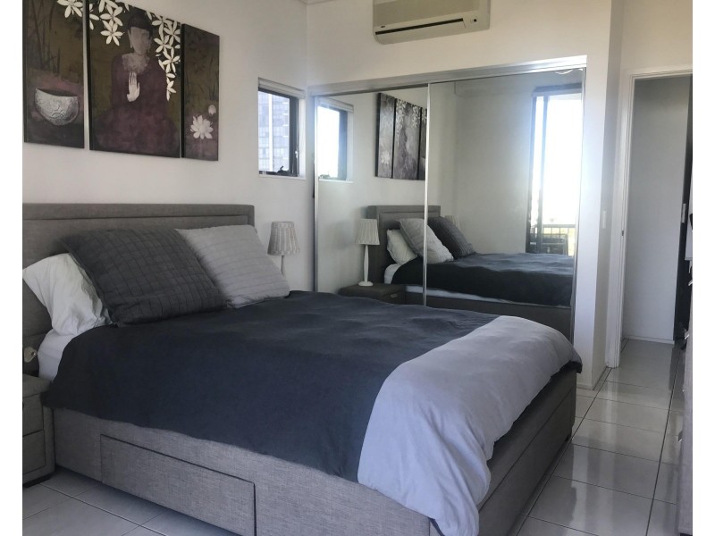 1077/18 Manning Street, Milton QLD 4064
