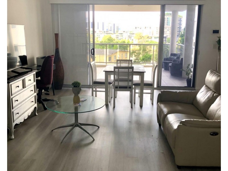 8 Dunmore Terrace, Auchenflower QLD 4066