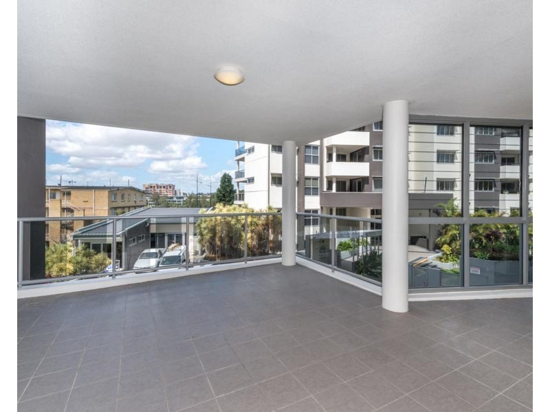 8 Dunmore Terrace, Auchenflower QLD 4066