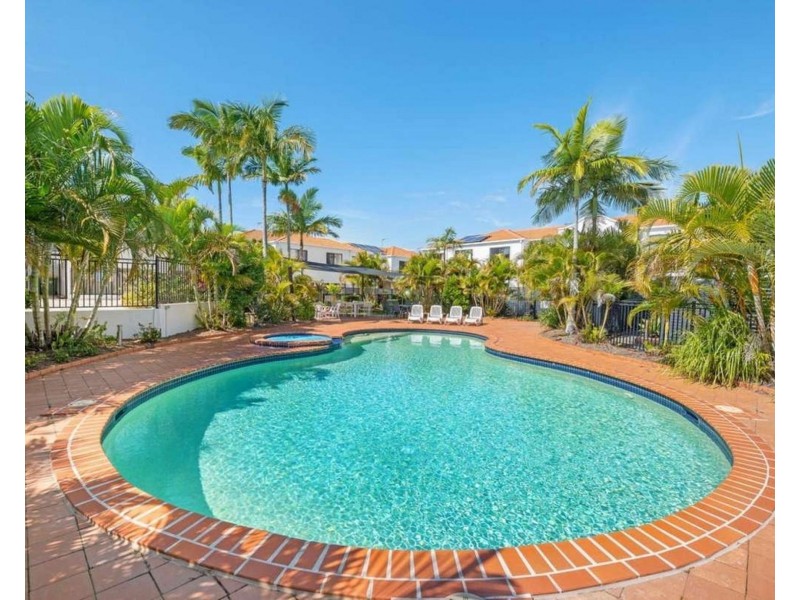 25/82-86 Heeb Street, Benowa QLD 4217