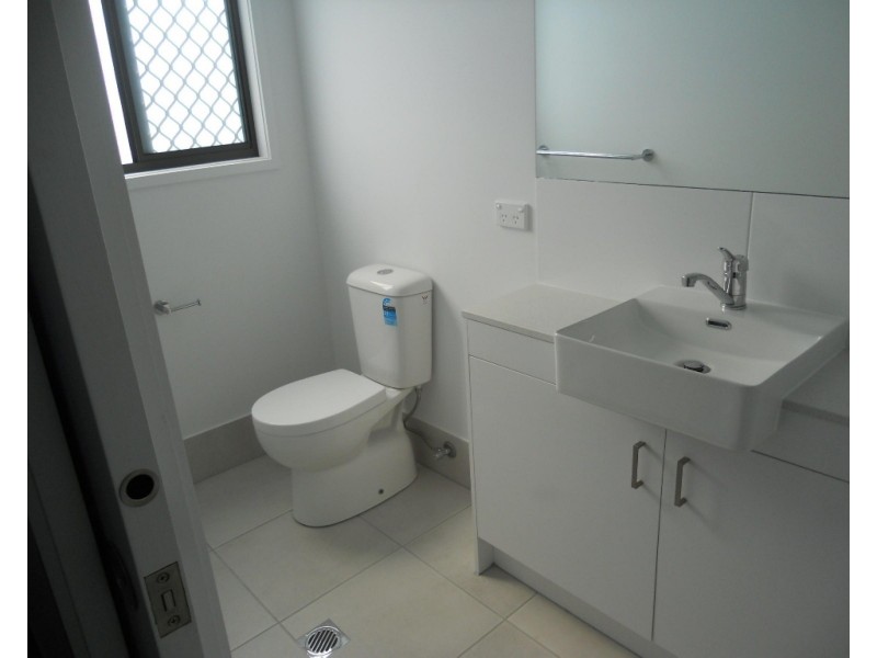 1/215 WORKSHOPS STREET, Brassall QLD 4305