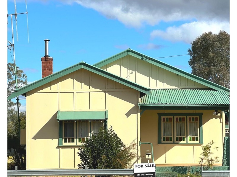 7 Obley Street, Yeoval NSW 2868