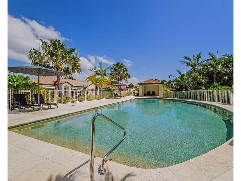 34 Albicore Street, Mermaid Waters QLD 4218