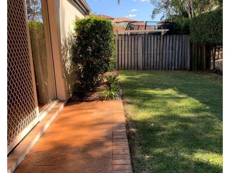 34 Albicore Street, Mermaid Waters QLD 4218