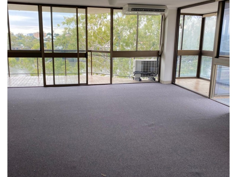 124  Macquarie Street, St Lucia QLD 4067
