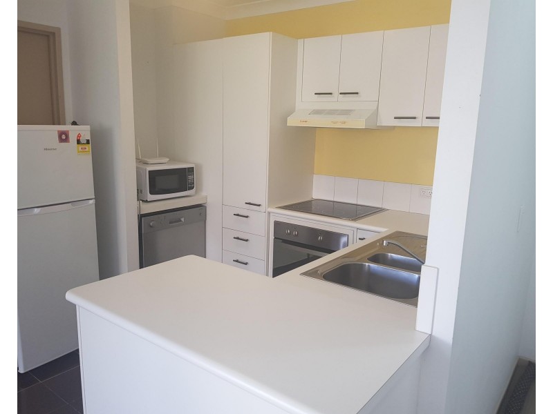 35 Palm Avenue, Surfers Paradise QLD 4217