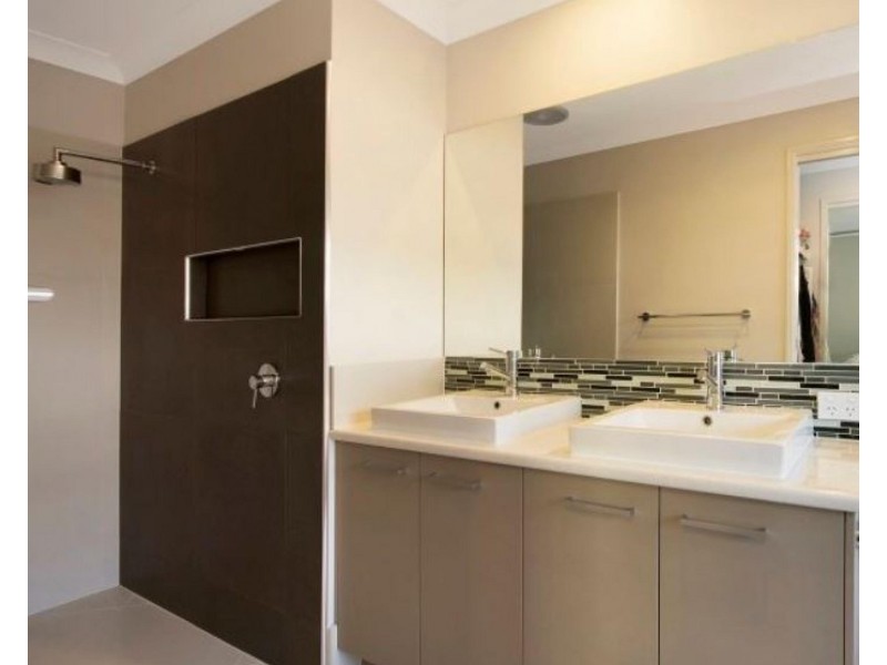 44 Hillsborough Circuit, Mountain Creek QLD 4557