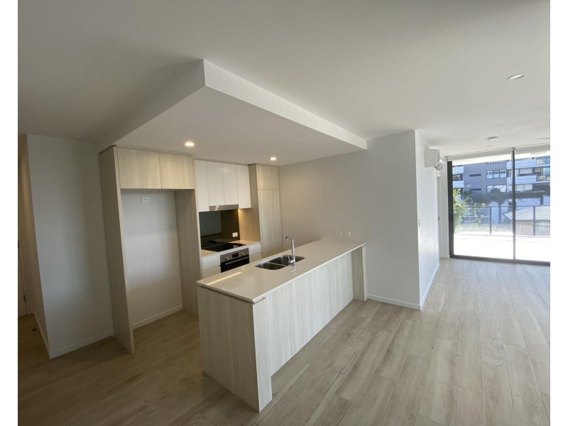 303/266  Stanhill Dr, Chevron Island QLD 4217