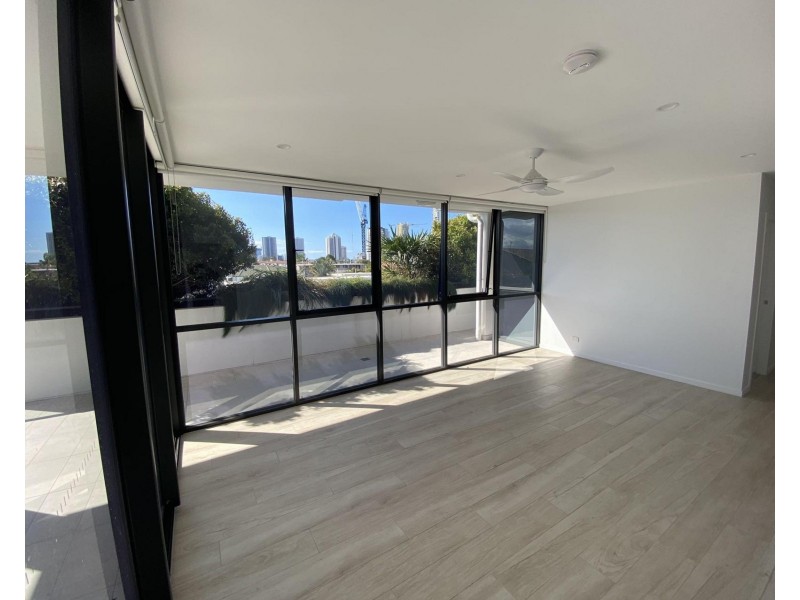 303/266  Stanhill Dr, Chevron Island QLD 4217