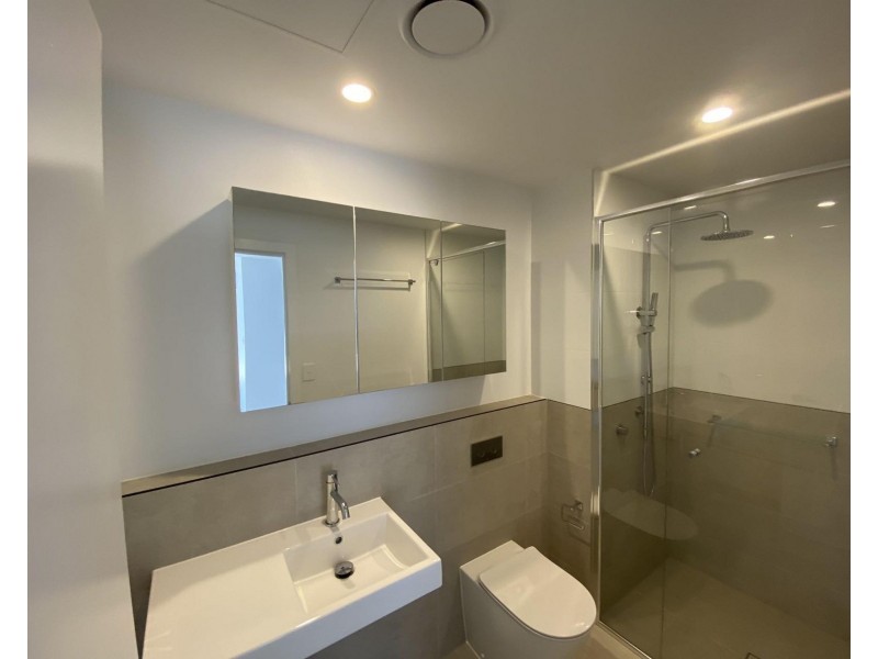 303/266  Stanhill Dr, Chevron Island QLD 4217