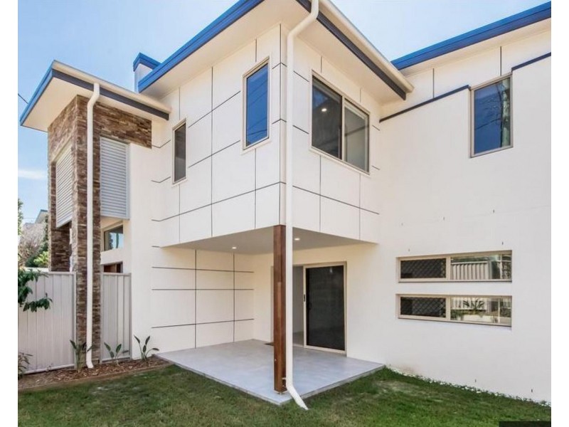 85 Pohlman Street, Southport QLD 4215
