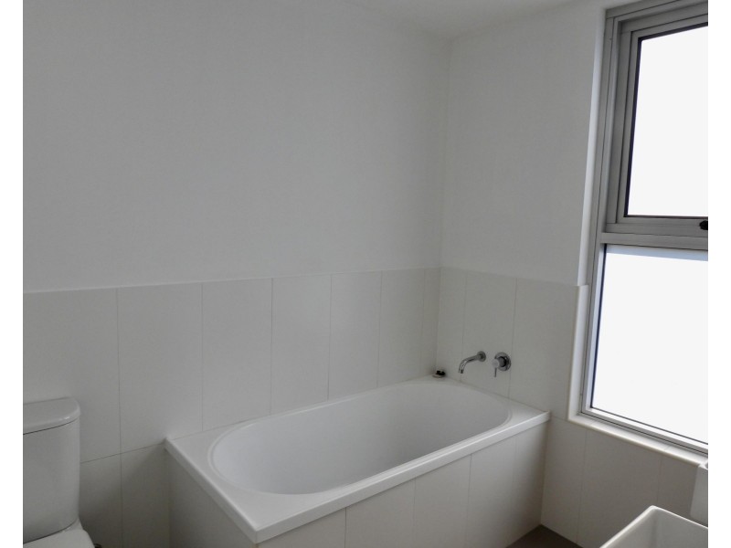 8 Dunmore Tce, Auchenflower QLD 4066