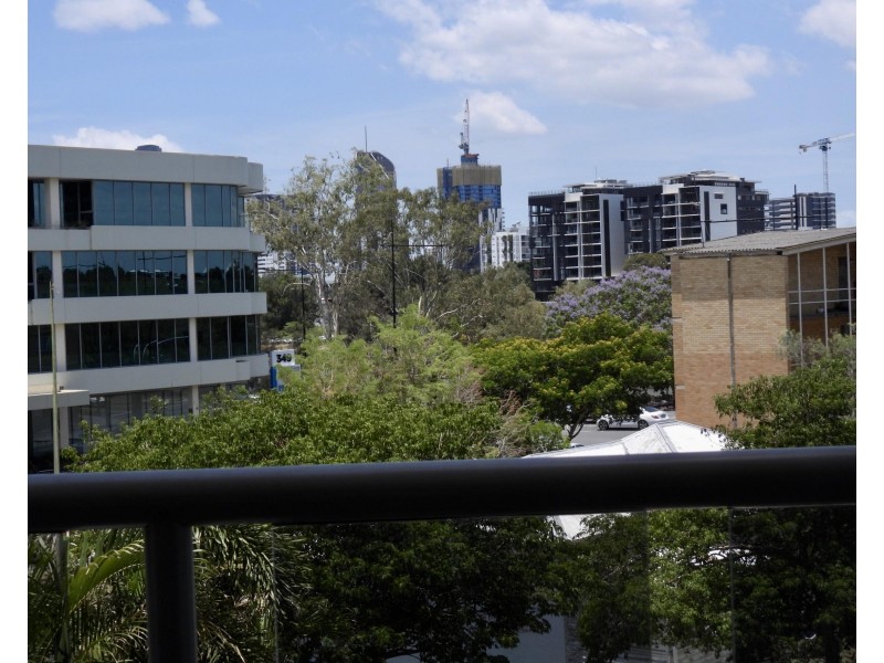 8 Dunmore Tce, Auchenflower QLD 4066