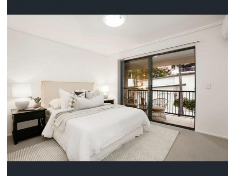 23 Walsh Street, Milton QLD 4064