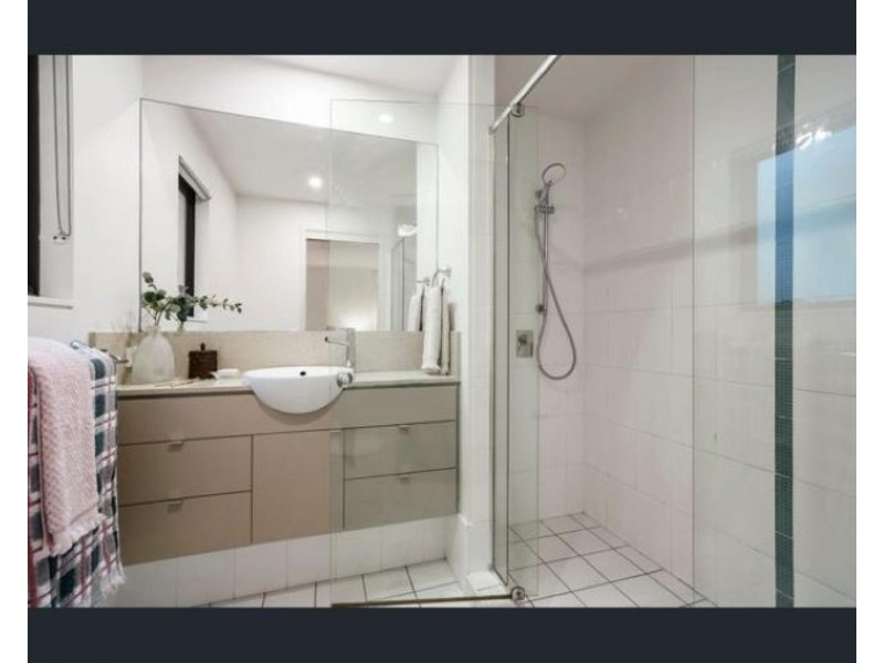 23 Walsh Street, Milton QLD 4064