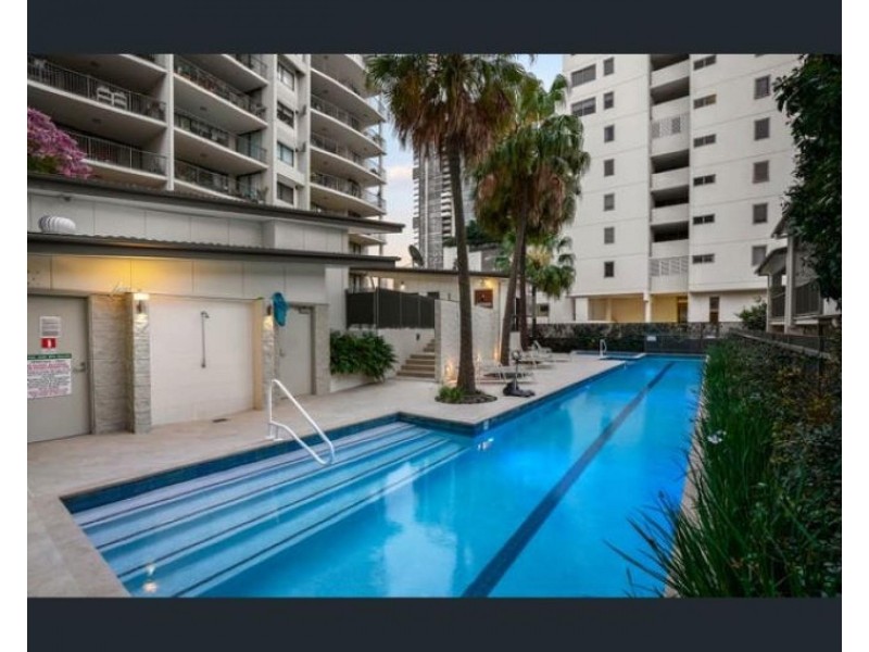 23 Walsh Street, Milton QLD 4064