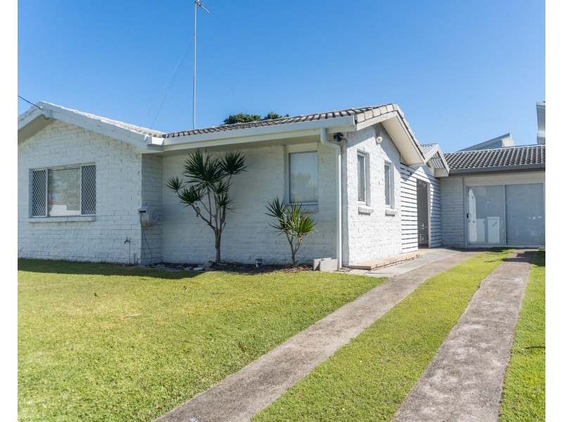 Broadbeach Waters QLD 4218