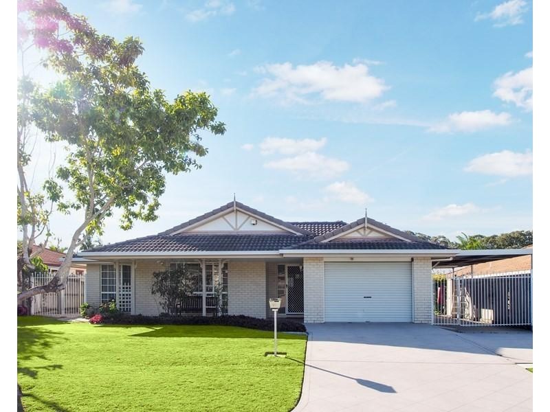 30 Carpenters Way, Sandstone Point QLD 4511