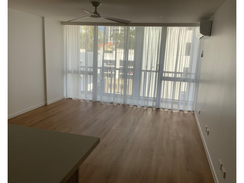 67 Ferny Avenue, Surfers Paradise QLD 4217