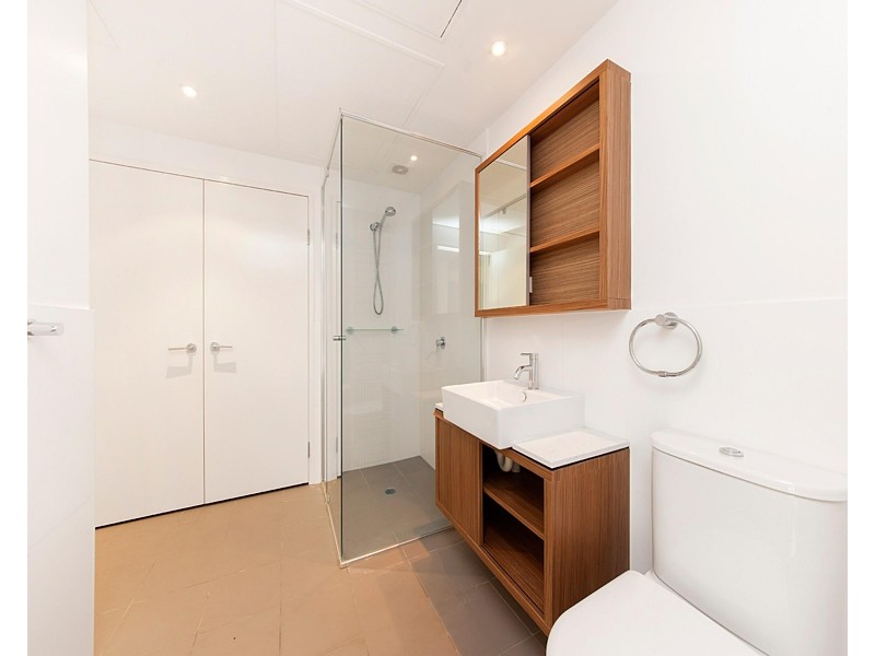 8 Dunmore Tce, Auchenflower QLD 4066