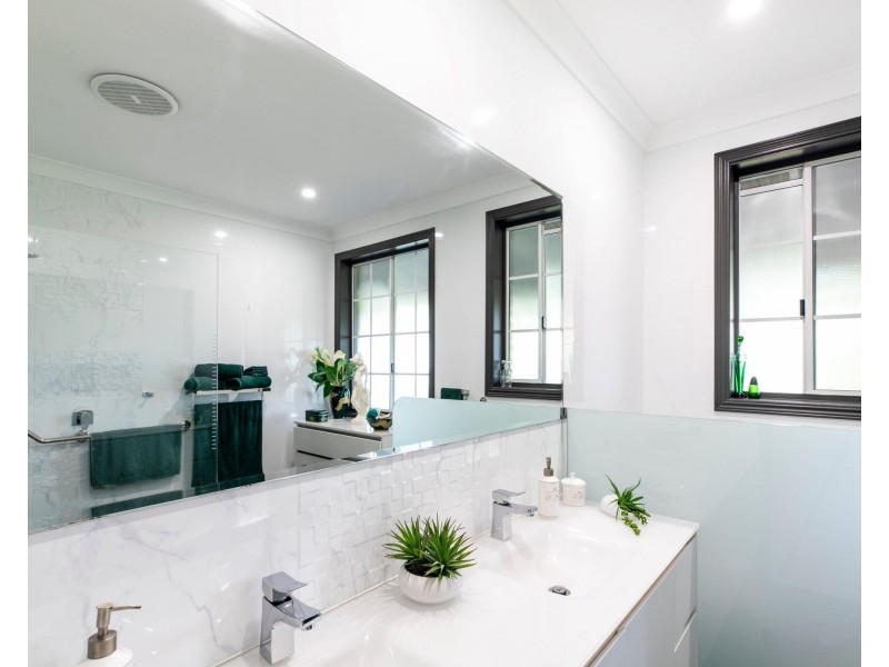 7 Myall Court, Oxenford QLD 4210