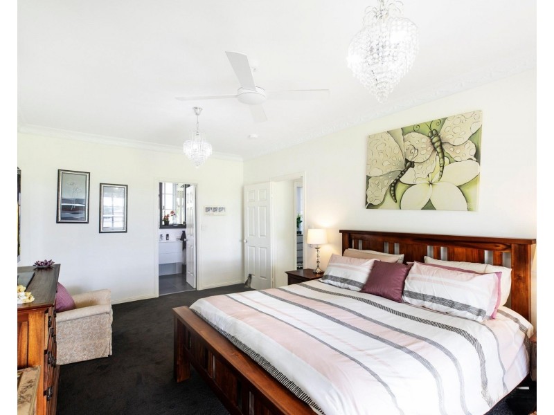 7 Myall Court, Oxenford QLD 4210