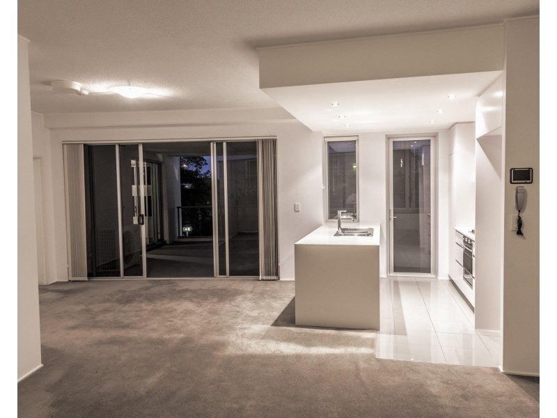 8 Dunmore Tce, Auchenflower QLD 4066