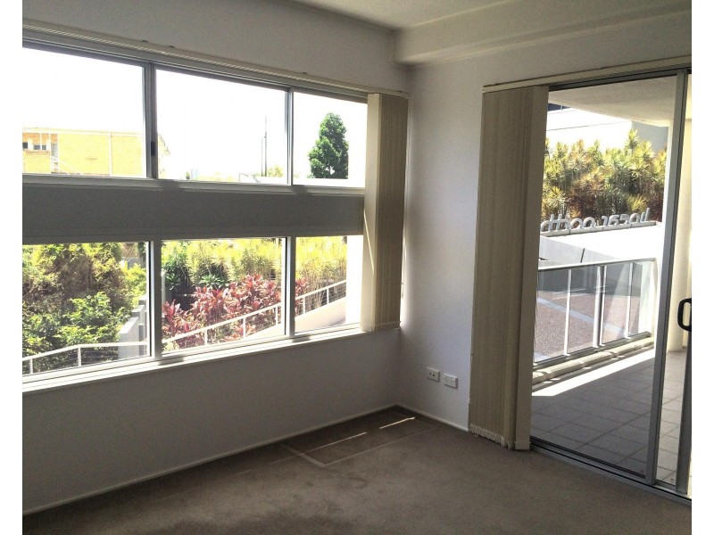 8 Dunmore Tce, Auchenflower QLD 4066