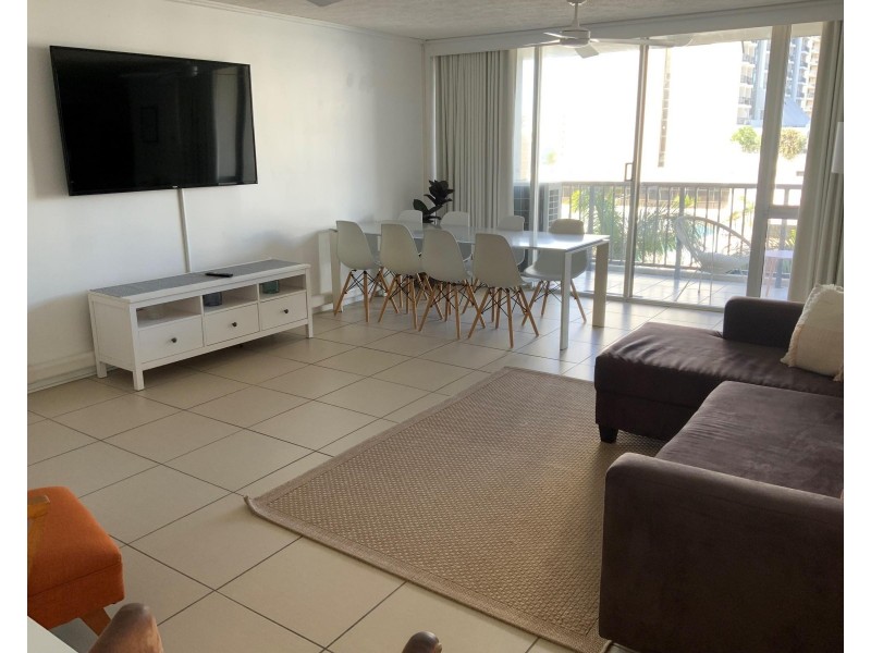 67 Ferny Avenue, Surfers Paradise QLD 4217
